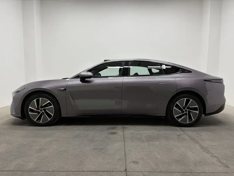 2025 Exeed Exlantix ES с пробегом 11 700 км