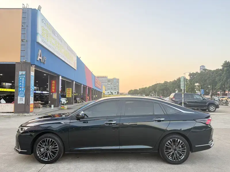 2021 Dongfeng Aeolus Yixuan Max с пробегом 40 000 км