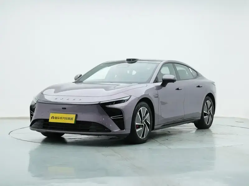 2025 Exeed Exlantix ES с пробегом 17 600 км