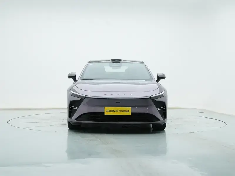 2025 Exeed Exlantix ES с пробегом 17 600 км