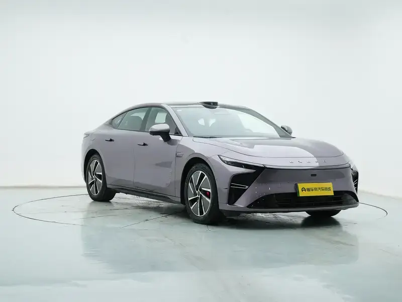 2025 Exeed Exlantix ES с пробегом 17 600 км