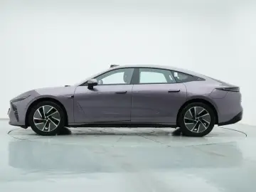 2025 Exeed Exlantix ES с пробегом 17 600 км