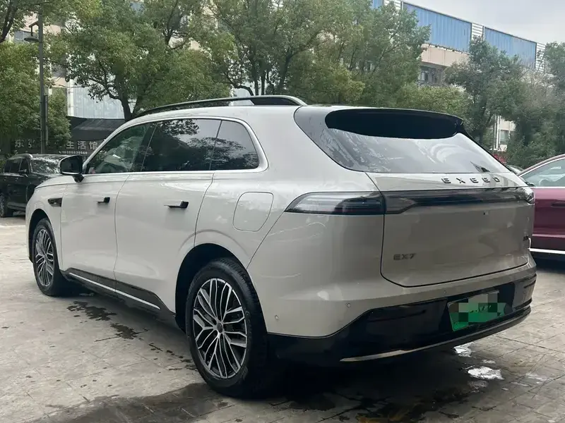 2026 Exeed EX7 с пробегом 11 000 км