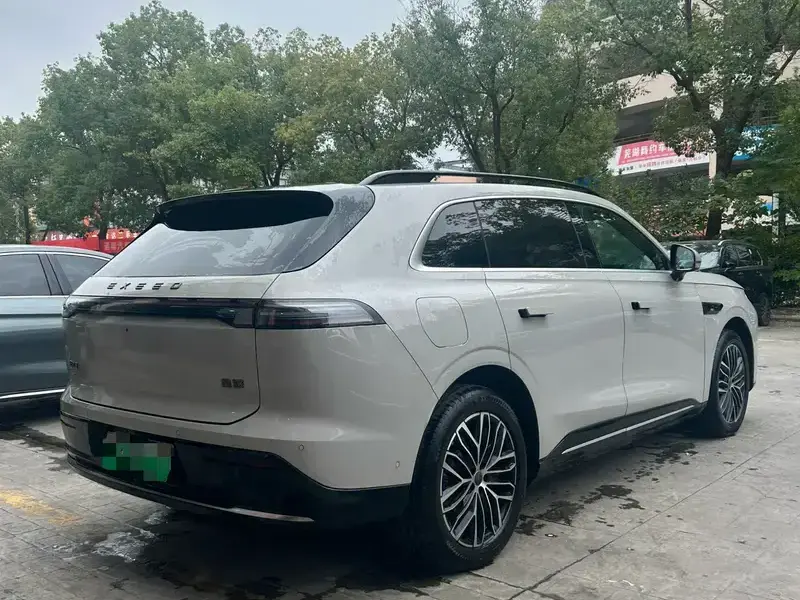 2026 Exeed EX7 с пробегом 11 000 км