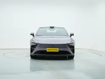 2025 Exeed Exlantix ES с пробегом 23 300 км