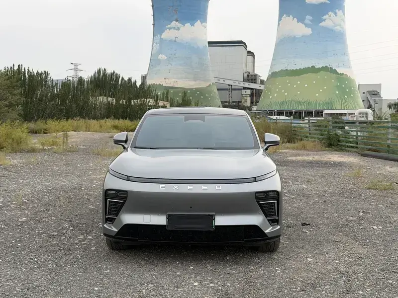 2025 Exeed Exlantix ET с пробегом 16 000 км