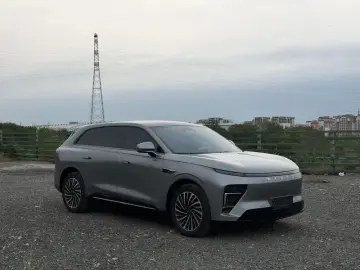 2025 Exeed Exlantix ET с пробегом 16 000 км