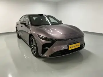 2025 Exeed Exlantix ES с пробегом 20 400 км