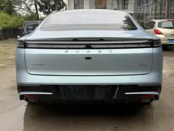 2024 Exeed Exlantix ES с пробегом 45 000 км