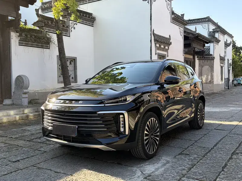 2025 Exeed TXL с пробегом 24 000 км