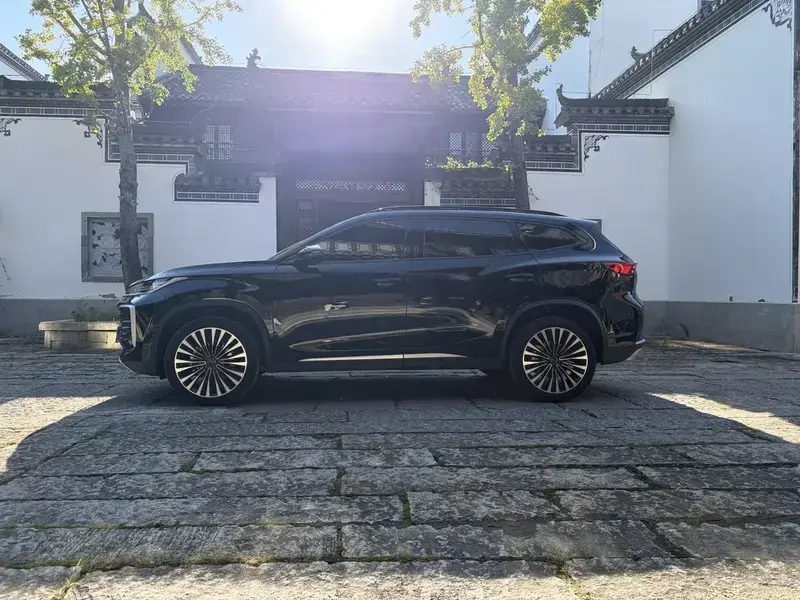2025 Exeed TXL с пробегом 24 000 км