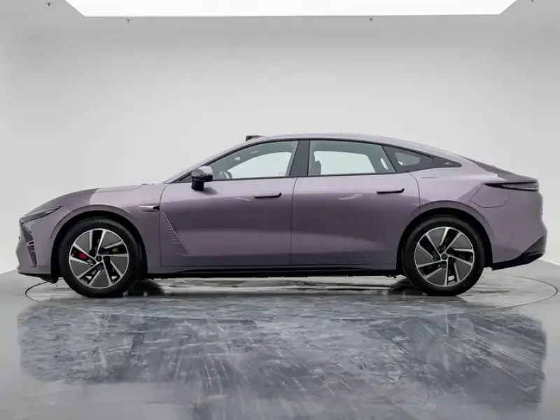 2025 Exeed Exlantix ES с пробегом 12 700 км