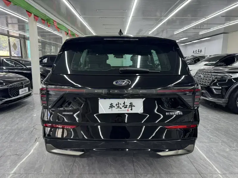 2023 Ford Edge с пробегом 32 000 км