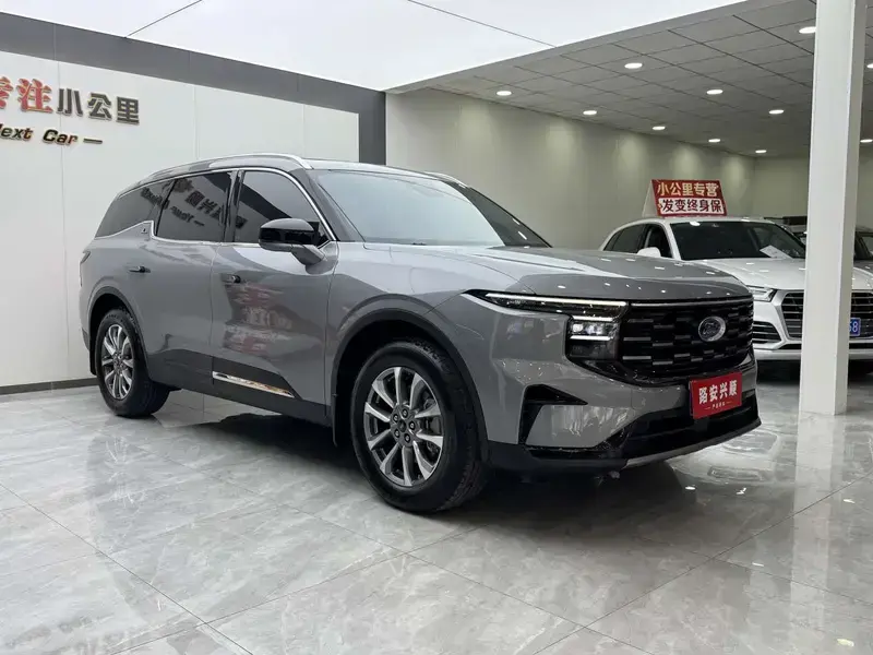 2025 Ford Edge с пробегом 23 000 км
