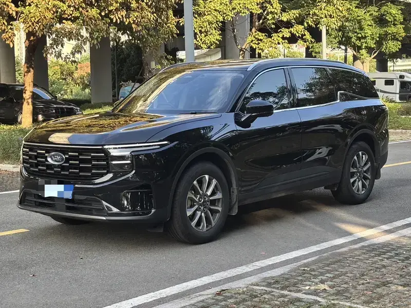2025 Ford Edge с пробегом 4 000 км