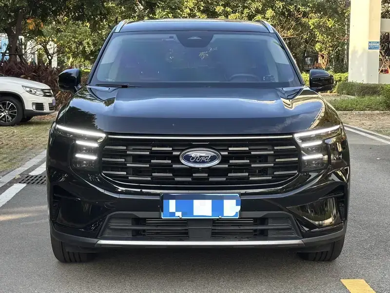 2025 Ford Edge с пробегом 4 000 км