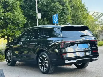 2025 Ford Edge с пробегом 15 000 км