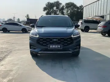 2020 Ford Escape с пробегом 30 000 км