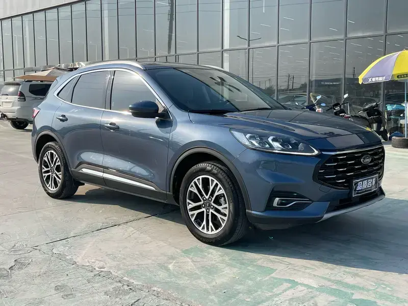 2020 Ford Escape с пробегом 30 000 км