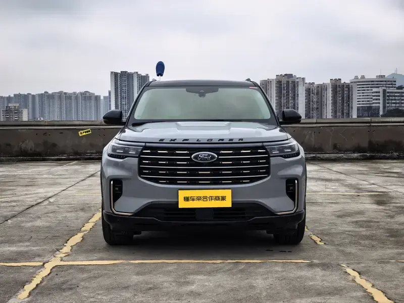 2023 Ford Explorer с пробегом 34 000 км
