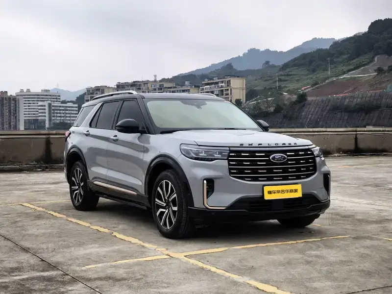 2023 Ford Explorer с пробегом 34 000 км