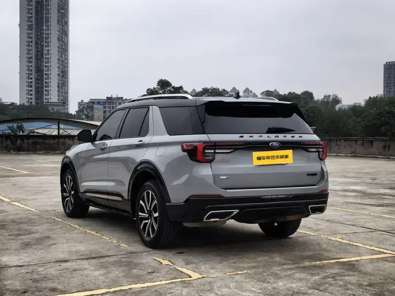 2023 Ford Explorer с пробегом 34 000 км