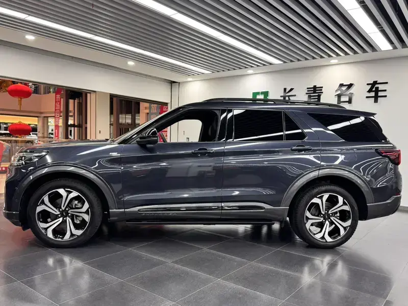 2023 Ford Explorer с пробегом 44 000 км