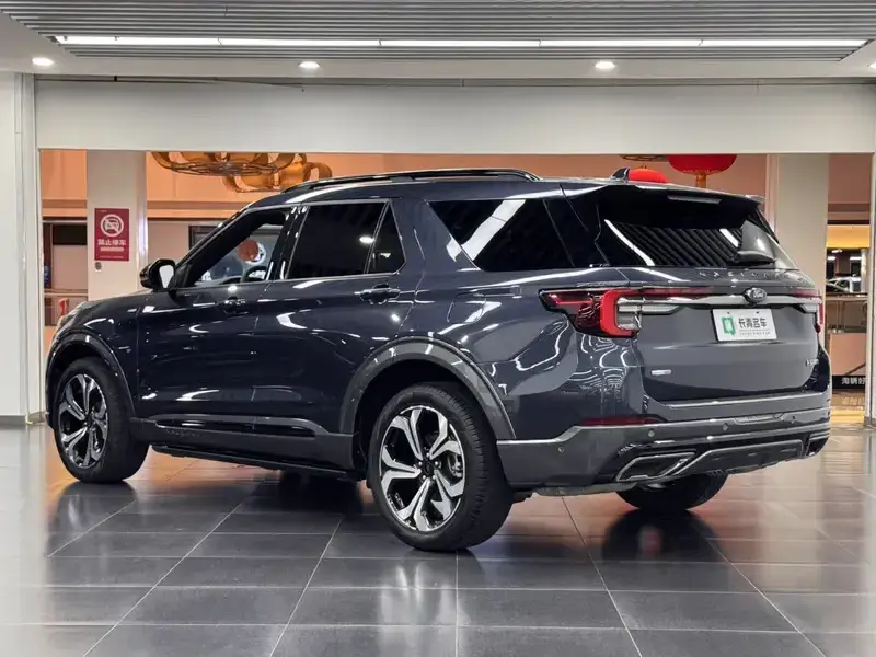 2023 Ford Explorer с пробегом 44 000 км