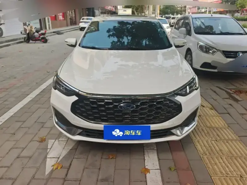 2021 Ford Escort с пробегом 85 000 км