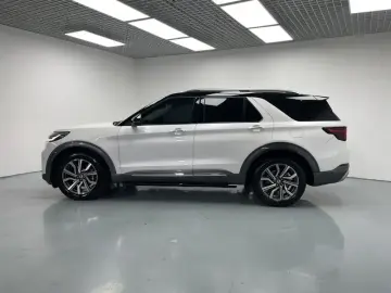 2023 Ford Explorer с пробегом 45 700 км