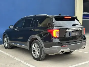 2020 Ford Explorer с пробегом 45 000 км