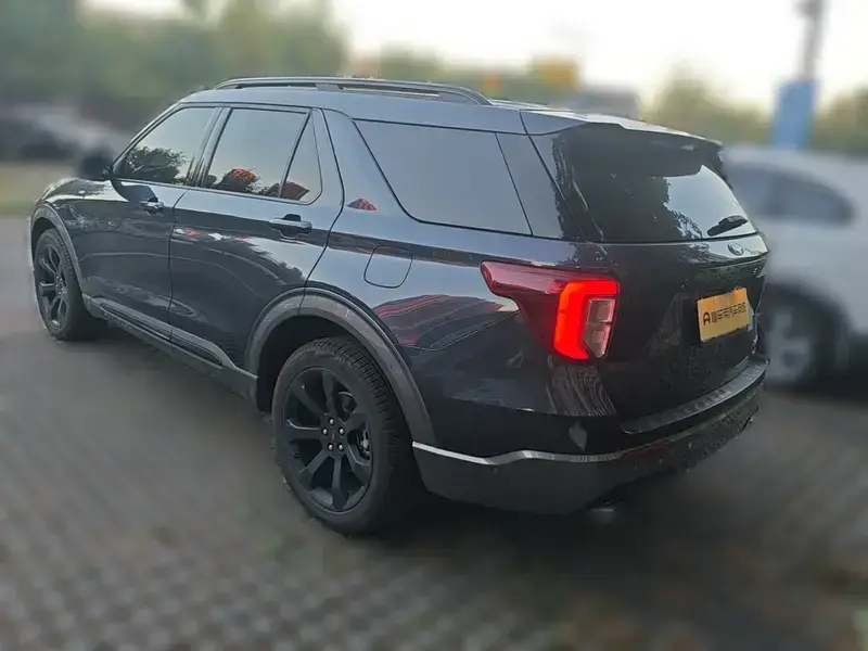 2020 Ford Explorer с пробегом 23 700 км