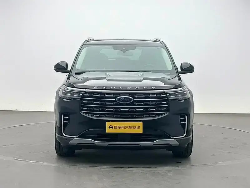 2023 Ford Explorer с пробегом 105 700 км