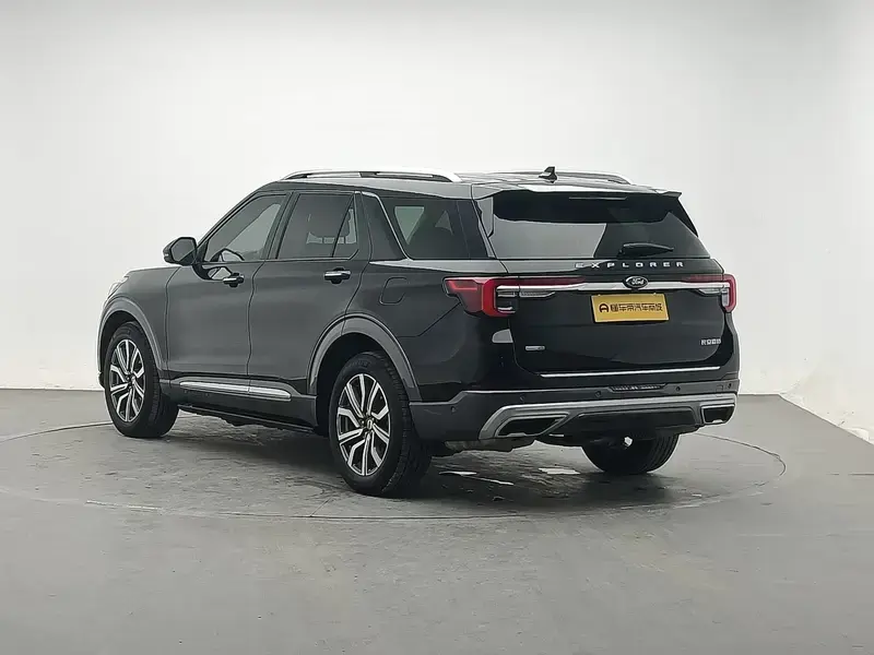 2023 Ford Explorer с пробегом 105 700 км