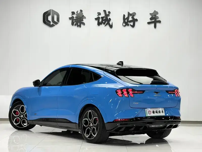 2021 Ford Mustang Mach-E с пробегом 39 000 км