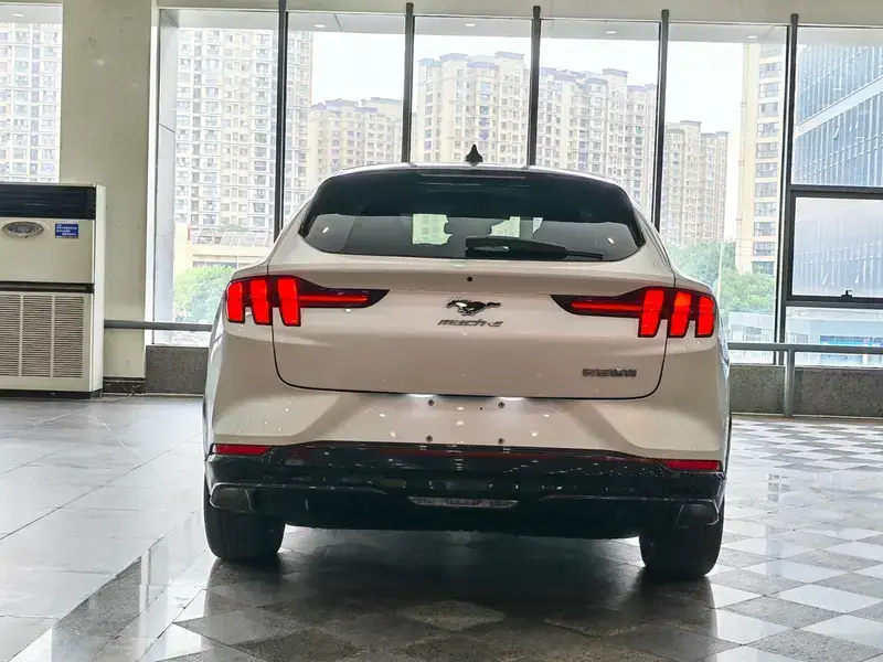 2021 Ford Mustang Mach-E с пробегом 73 000 км