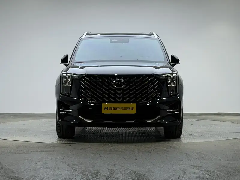2025 GAC Trumpchi GS8 с пробегом 10 100 км