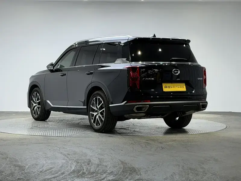 2025 GAC Trumpchi GS8 с пробегом 10 100 км