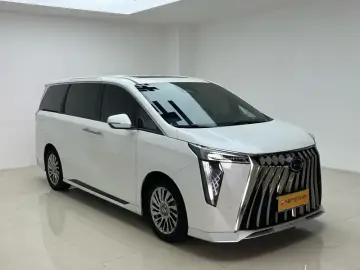 2023 GAC Trumpchi M8 с пробегом 18 000 км