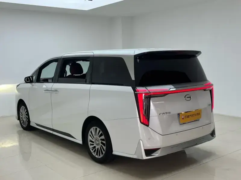2023 GAC Trumpchi M8 с пробегом 18 000 км