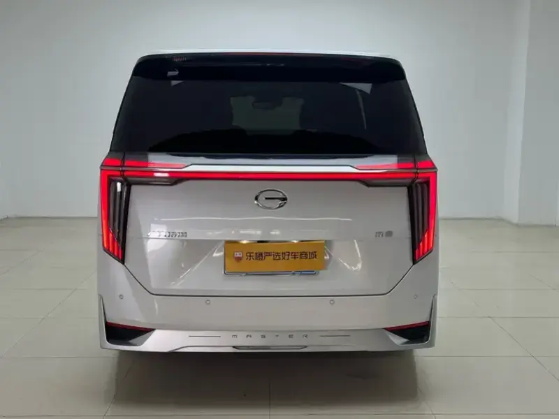2023 GAC Trumpchi M8 с пробегом 18 000 км