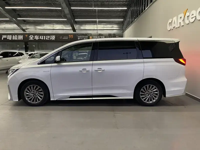 2023 GAC Trumpchi M8 с пробегом 46 000 км