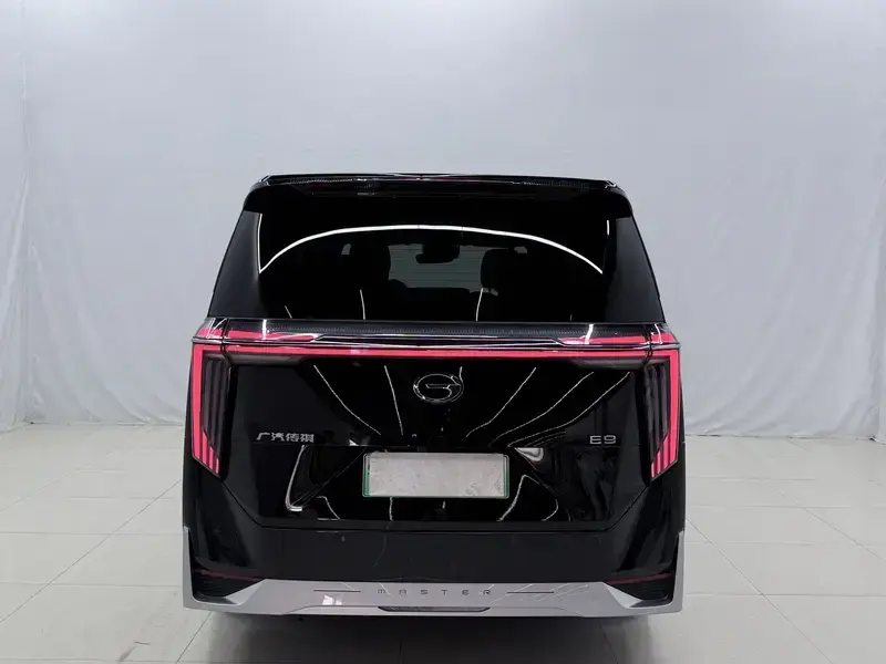 2024 GAC Trumpchi E9 с пробегом 55 000 км