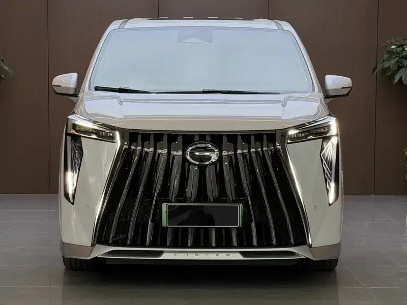 2025 GAC Trumpchi E9 с пробегом 32 000 км