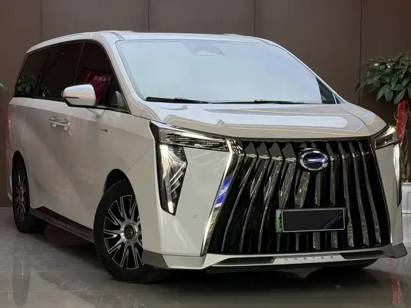 2025 GAC Trumpchi E9 с пробегом 32 000 км