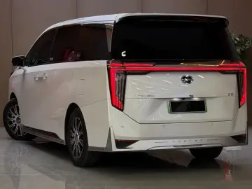 2025 GAC Trumpchi E9 с пробегом 32 000 км