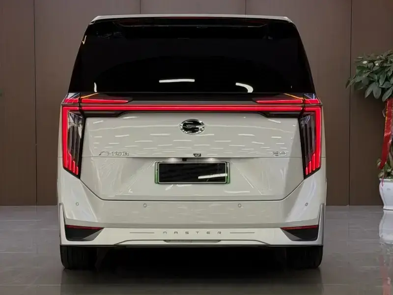 2025 GAC Trumpchi E9 с пробегом 32 000 км