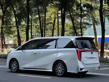 2023 GAC Trumpchi E9 с пробегом 90 000 км