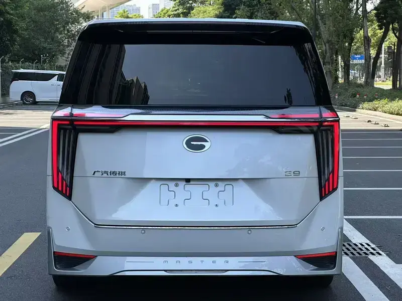 2023 GAC Trumpchi E9 с пробегом 90 000 км