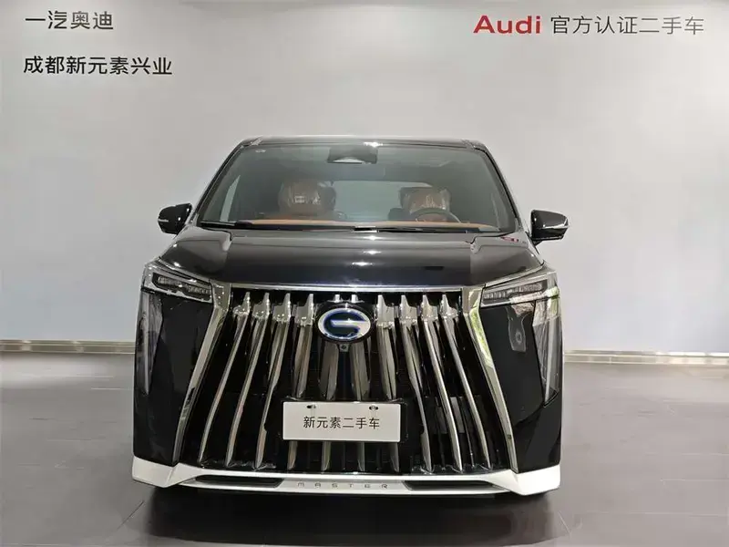 2025 GAC Trumpchi E9 с пробегом 100 км